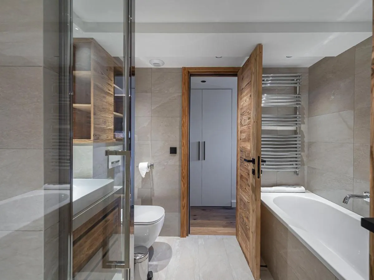 Luxueux Appartement A Courchevel Village, 6 Chambres, Skis Aux Pieds, Parking, Prestations Incluses. - Fr-1-562-60